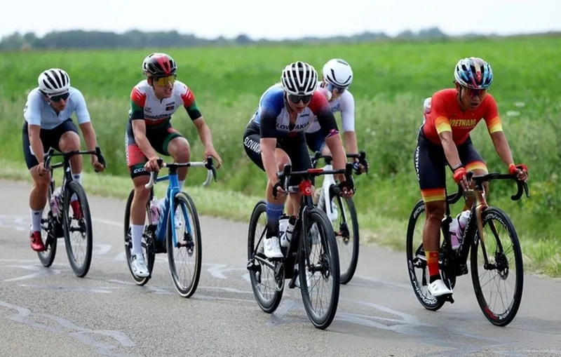 dua xe dap