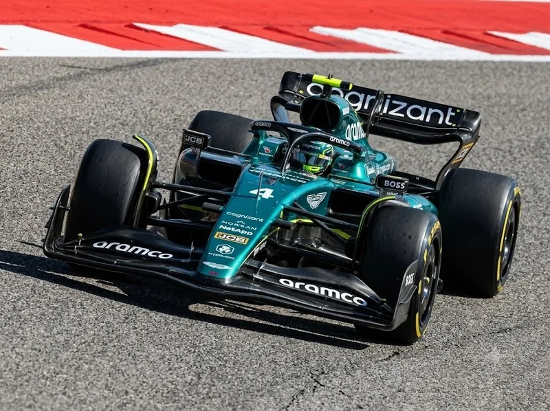 Fernando Alonso nổi bật nhờ kỹ năng phòng thủ và tư duy chiến thuật